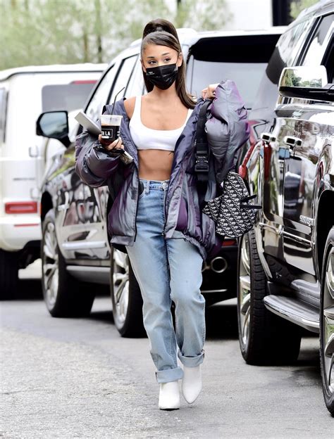 Ariana Grande Blue Denim Boyfriend Jeans Street Style Spring Summer