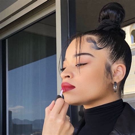 Exclusive Getting Ready With Ella Mai For The 2019 Billboard Music