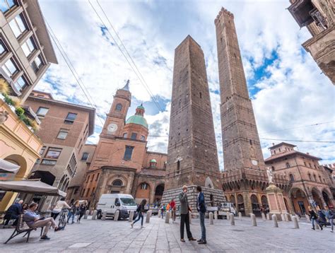 Climbing the two towers of Bologna | The Asinelli and Garisenda tower