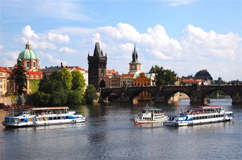 Karlův most je pojmenován po císaři karlu iv. - Architektonická památka - Praha - Praha 1 (centrum ...