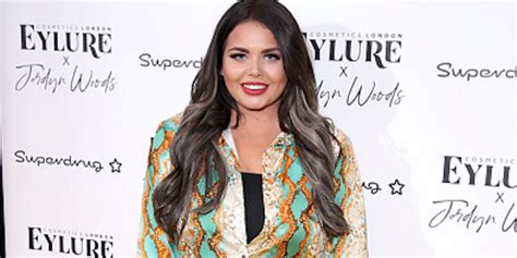 scarlett moffatt shares the photos that left her unable to leave the house over body shaming