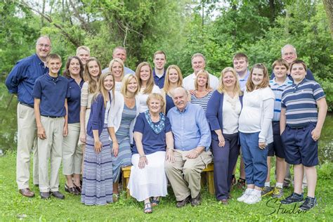 Keep single families together rather than separating individuals download the perfect large family pictures. Olson Family at Greenfield Park - Family Portrait Photography