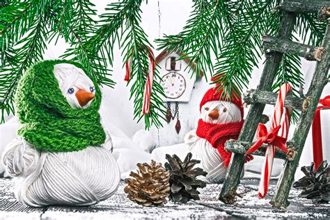 Desktop Wallpapers Christmas Clock Snowman Branches Conifer Cone