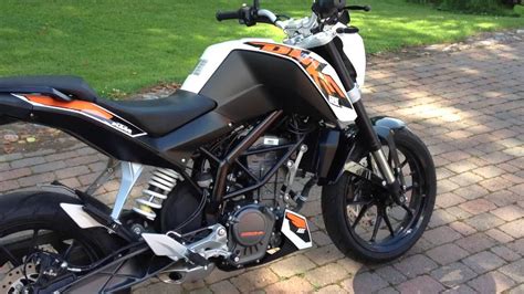 As i mentioned at the start, the 2017 125 duke has a distinctly premium feel that's achieved through a combination of angular 1290 super duke r styling, a sick new colour tft instrument panel, and the allure of performance that is sure to excite any young. KTM DUKE 125 2013 - Short Opinion! - YouTube