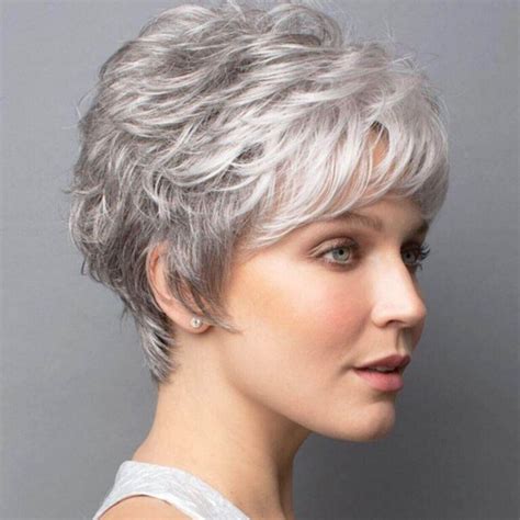 14 Cutest Short Haircuts For Gray Hair Trending Right Now