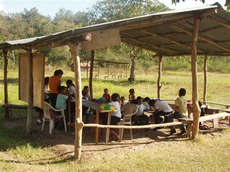 realizan campaña para mejorar la infraestructura de cuatro escuelas rurales en ecuador el