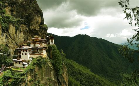 Chinese Temple In The Mountains Hd Wallpapers Top Free