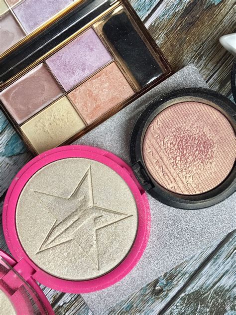 The Best Highlighters For Pale Skin Swatches