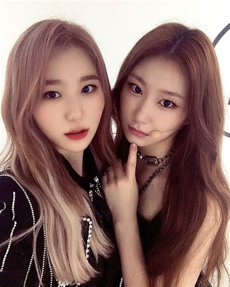 Iz One Chaeyeon And Itzy Chaeryeong Show Off The Power Of Their Genes Kpopstarz
