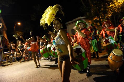 el carnaval se mueve al ritmo de los corsos barriales intendencia de montevideo