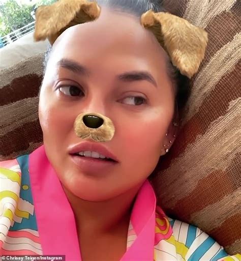 Chrissy Teigen Says Its Crazy That Haters Think She Deletes Negative Comments Daily Mail Online