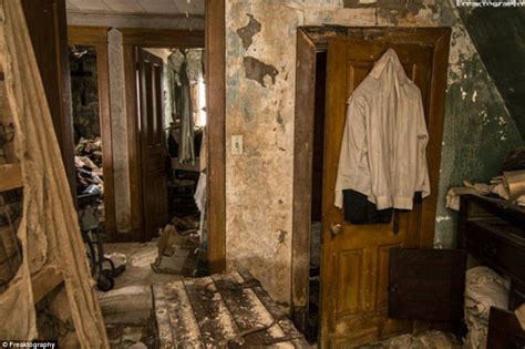 Photographer Finds Stash Of Almost 7000 In Abandoned Canadian House