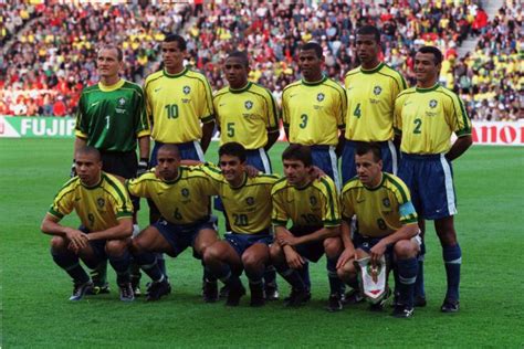 Entre as grandes ausências a eliminação veio nos pênaltis para obrigar a seleção espanhola a refletir profundamente sobre os. Fotos e imagens da Copa de 1998 - UOL Copa do Mundo ...