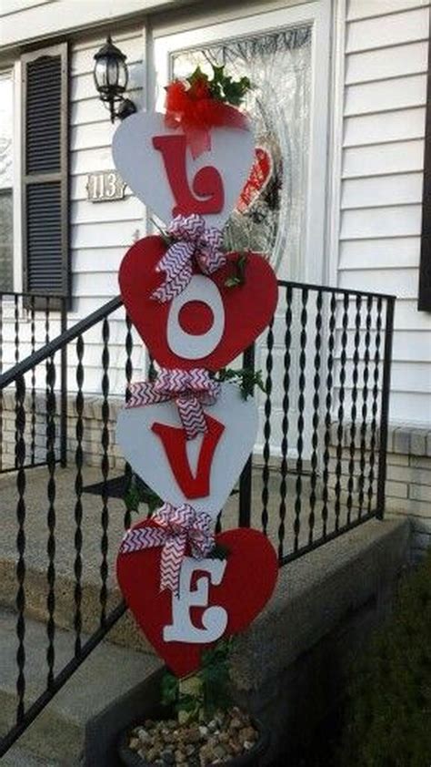 Cool 48 Lovely Valentine Yard Decoration Ideas Diy Valentine S Day Decorations Valentine S