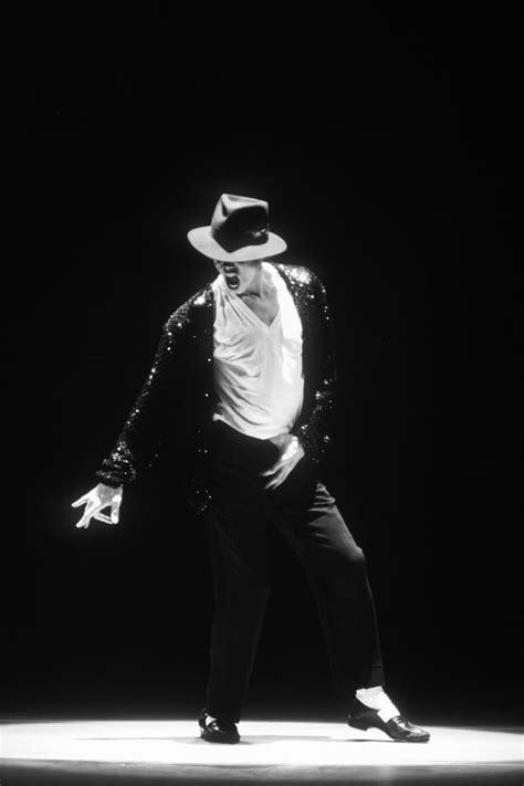 Buzzremembersmj 5 Signature Michael Jackson Dance Moves That Always