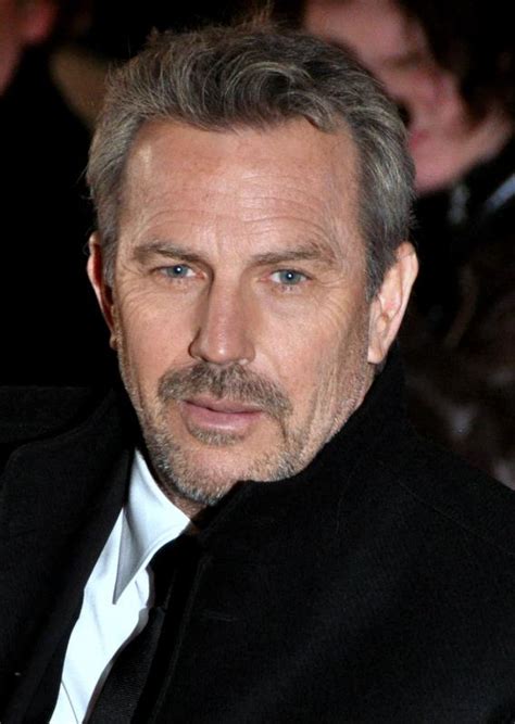 Kevin michael costner (born january 18, 1955) is an american actor, film director, and producer. Kevin Costner - Wikipédia, a enciclopédia livre