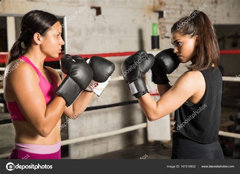 Female Boxers Ready To Fight — Stock Photo © Tonodiaz 167510832