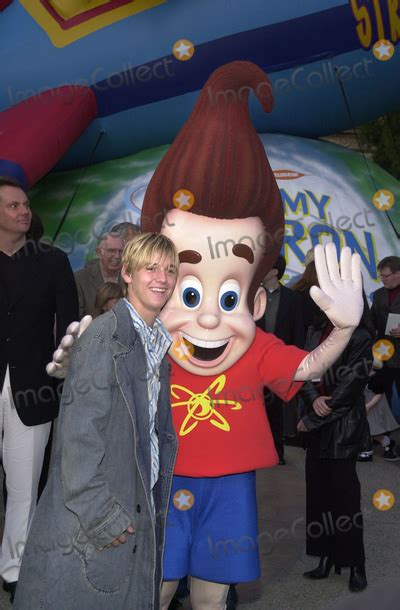 Photos And Pictures Aaron Carter At The Premiere Of Paramount Picture