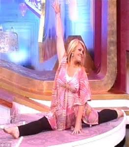 Loose Womens Lisa Maxwell And Sally Lindsay Show Off Their Flexibility