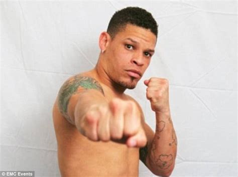 Orlando Cruz Is First Active Boxer To Reveal Hes Gay Daily Mail Online