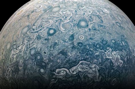 Nasas Juno Mission Reveals Whats Beneath Jupiters Pretty Clouds