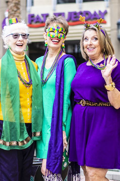 Excellent Outfits Using Mardi Gras Colors For Women Over 50