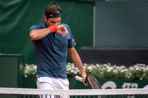 17/05 federer's geneva opponent andujar understands his injury pain. Roger Federer cae en su regreso ante Pablo Andújar ...