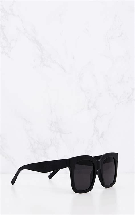 Matte Black Oversized Square Sunglasses Prettylittlething Aus