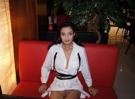 Azeri Slutwife Naya Mamedova Neida Public Nude In Russia Pics My XXX Hot Girl