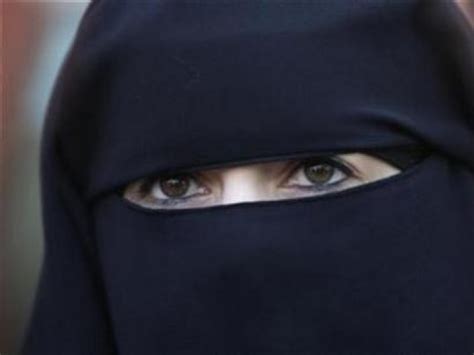 niqab ban is hot button issue in canada election debate