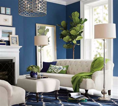 Black living room, blue and black armchairs. 10 Reason Why Blue Is The Best Color For Decorating Your Living Room
