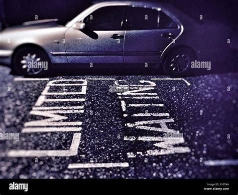 Limited Waiting Car Parking Space Stock Photo Alamy