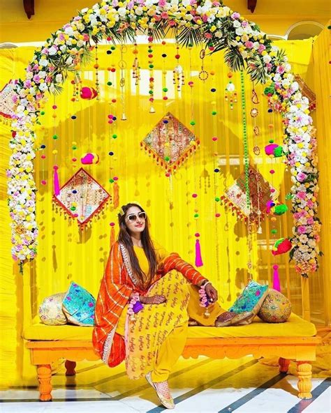 20 Real Brides Who Wore Yellow Outfits At Their Mehendi Ceremony In