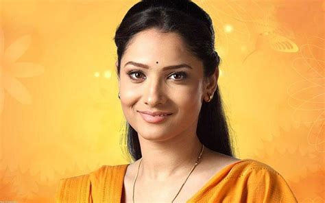 Beautiful Television Actress Archana In Pavitra Rishta Tv Actress Hd