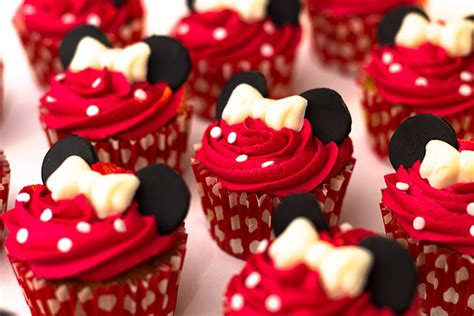How To Make Minnie Mouse Cupcakes Sunday Baking