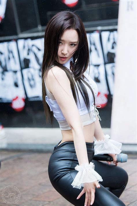 These 9 Pictures Of Woohee Show She S One Of The Sexiest Women In Korea