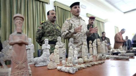 Iraqi Museum Unveils 100 ‘looted Artifacts