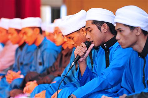 The quranic arabic class was a fantastic journey for me at a spiritual and emotional level. Tahfiz Schools Available In Malaysia: DARUL QURAN