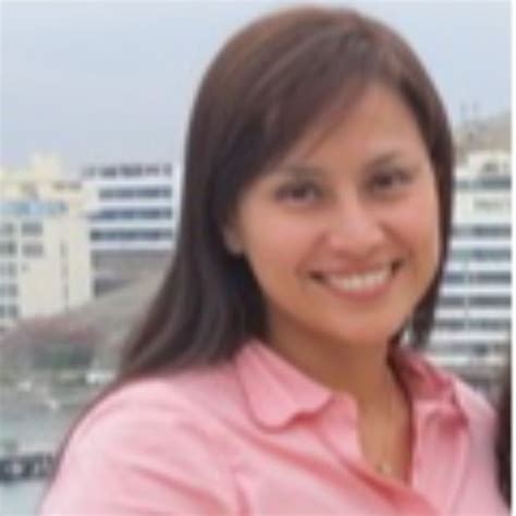 Zoila Azucena Pinillos Guevara Bióloga Microbióloga Sector Privado