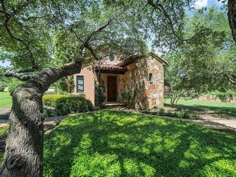 Rock Stars Texas Home Hits The Market For A Cool 2 Million