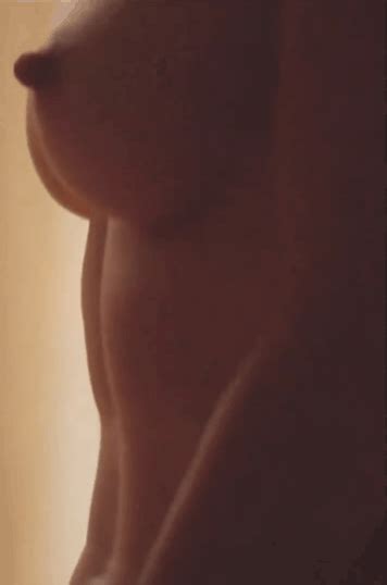 Lizzy Capland Has Sexy Nipples Nude Celebs