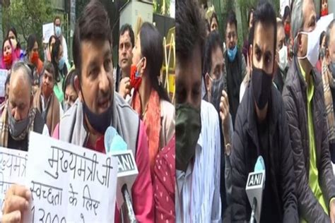 Delhi Bjp Leaders Protest Outside Kejriwal Residence