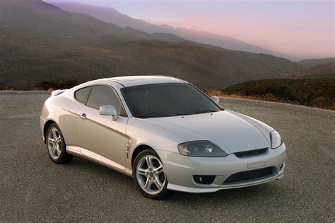 The hyundai tiburon delivers style and performance at affordable prices. HYUNDAI Coupe / Tiburon - 2004, 2005, 2006, 2007 ...