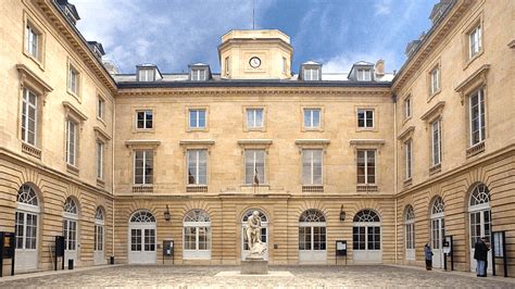 Le Collège de France met en ligne plus de 10 000 cours GRATUITS