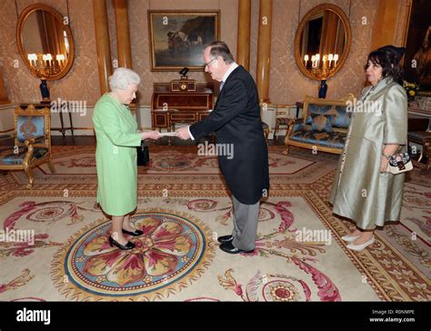 Queen Elizabeth Ii Receives Ambassador Chile Hi Res Stock Photography