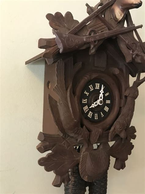 Vintage Large 8 Day Hunter Cuckoo Clock Complete With Deer Head Topper