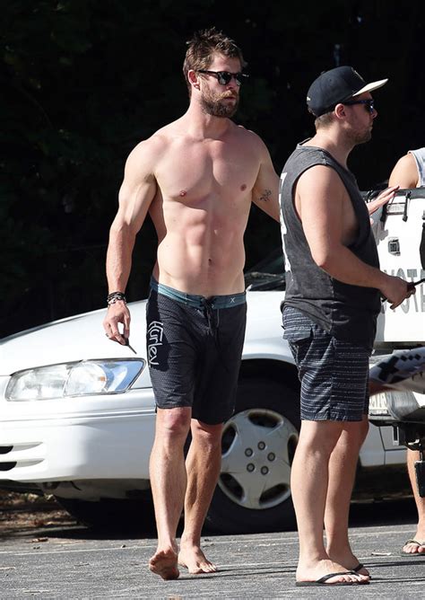 Chris Hemsworths Arm Muscles Are Huge In New Photo After Wrapping