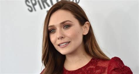 Elizabeth Olsen Calls Out Empires Avengers Infinity War Photoshopped Cover Bounding Into Comics