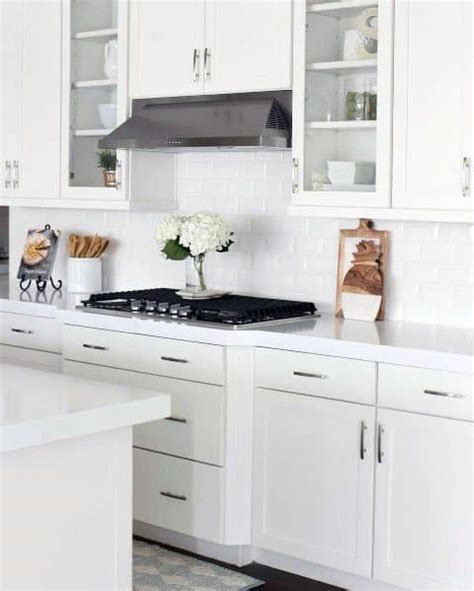 The following ideas show how white cabinets can make your kitchen more visually interesting. Top 70 Best Kitchen Cabinet Hardware Ideas - Knob And Pull ...
