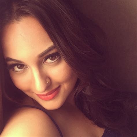 Heres Why Sonakshi Didnt Shoot With Pc